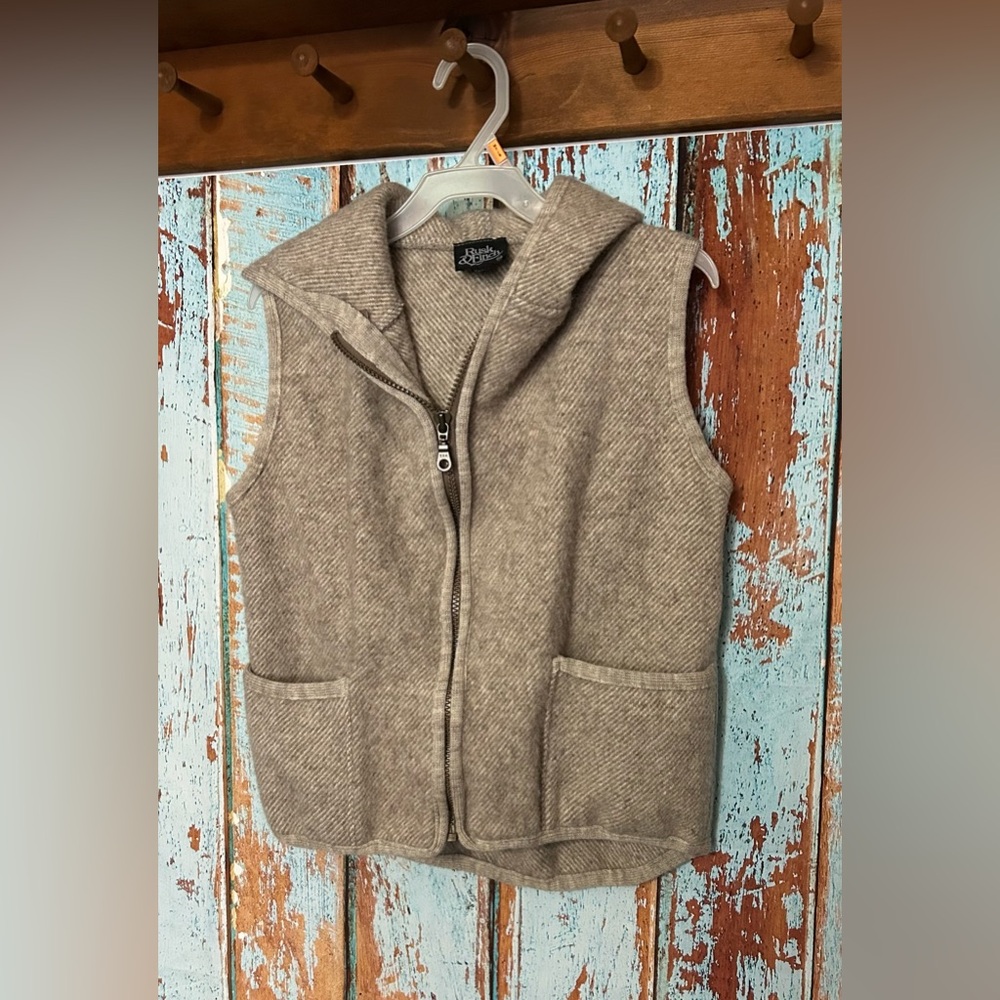 Rusk & Finch 100% Pure Wool Hooded Zip Front Vest